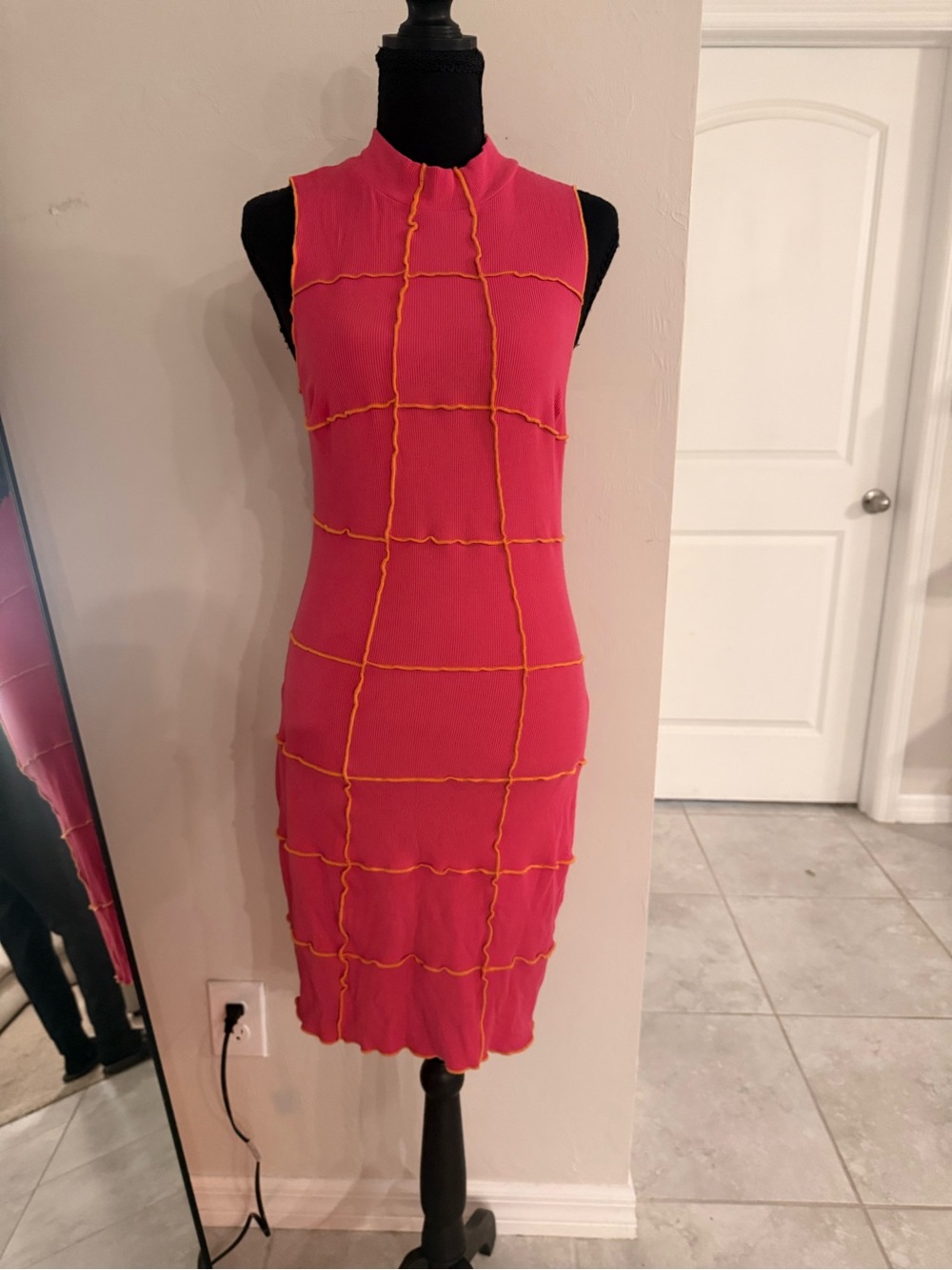 Pink &Orange Sleeveless Grid-Detail 80’s Bodycon Dress